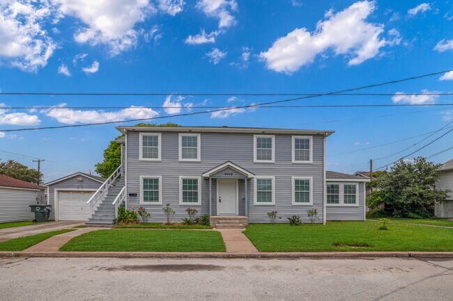 Building Photo - 4618 Avenue S 1/2