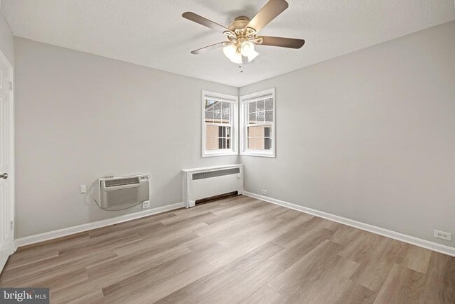 Building Photo - 235 N George Mason Dr