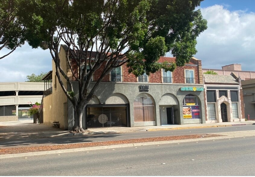 Building Photo - 2561 E Colorado Blvd