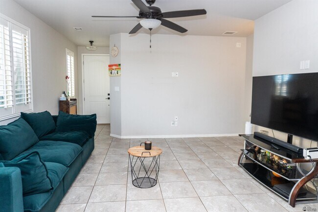 Building Photo - 6722 E 35th St