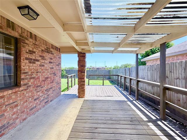 Building Photo - 3101 Hillcrest Dr