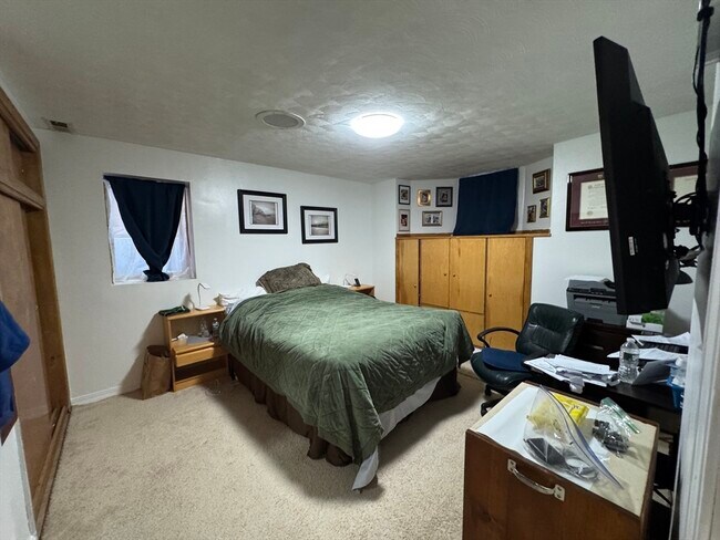 Building Photo - 14 Chelsea St