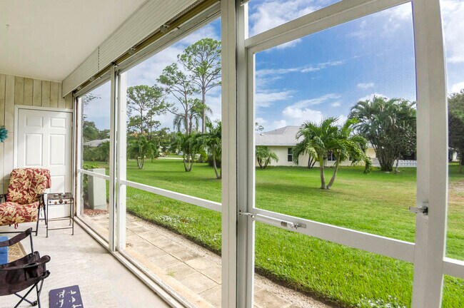 Building Photo - 18081 SE Country Club Dr