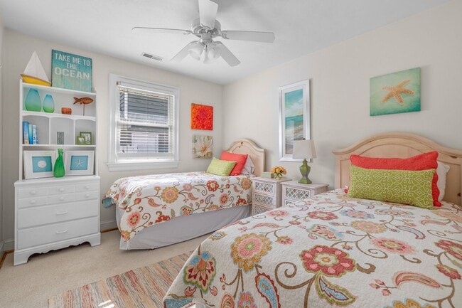 Building Photo - North End