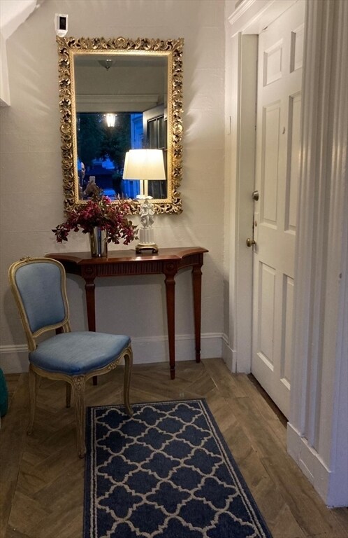 Building Photo - 11 W Elm Ave