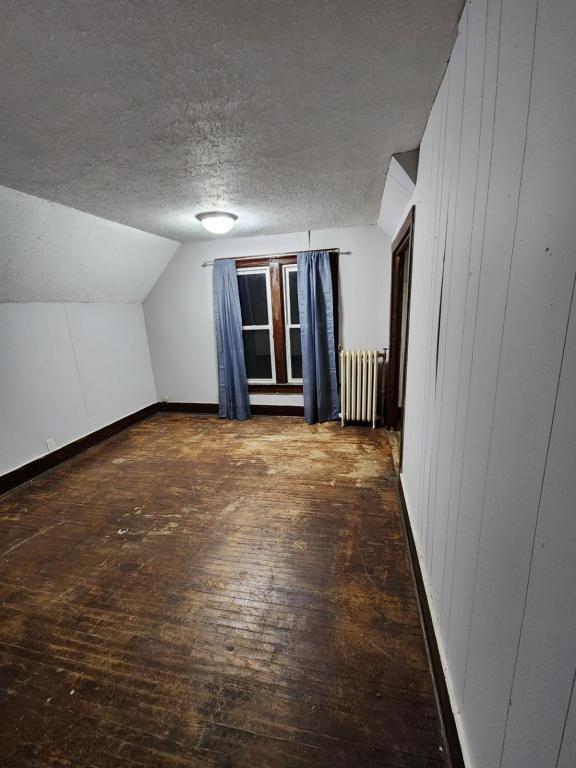 Building Photo - 460 Rose Ln NE