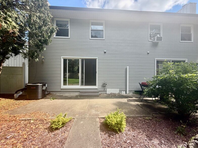 Building Photo - 5932 Joymont St