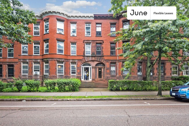 Building Photo - 1905 Beacon St