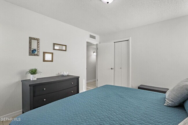 Building Photo - 6923 Alto Rey Ave
