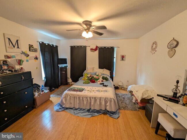 Building Photo - 472 N Church St