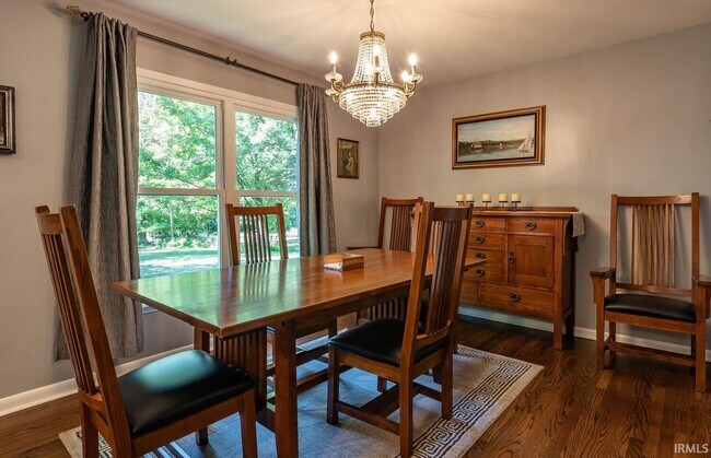 Building Photo - 1708 E Windsor Dr