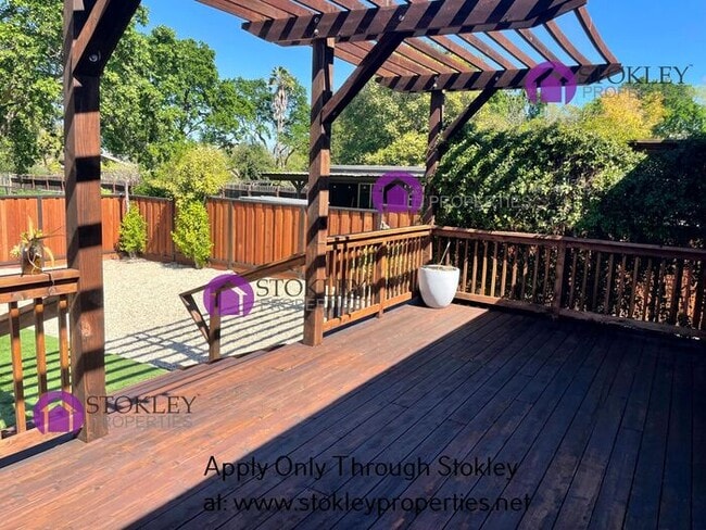 Building Photo - 1692 Oak Park Blvd