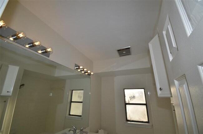 Building Photo - 7801 Parliament Pl