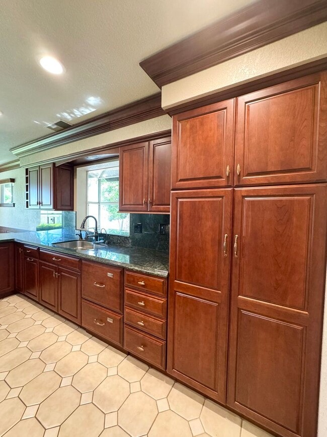 Building Photo - 1855 Gold Hills Dr