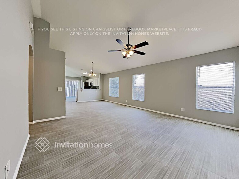 Building Photo - 10526 Lakeside Vista Dr