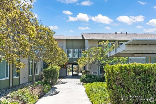 Building Photo - 100 Village Dr