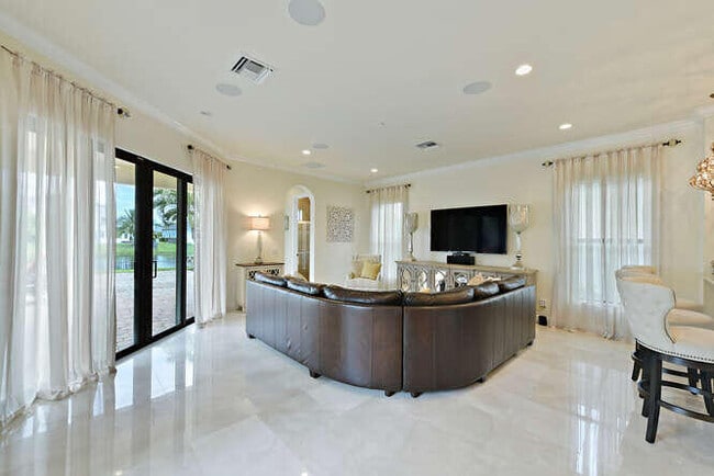 Building Photo - 6950 NW 26th Way