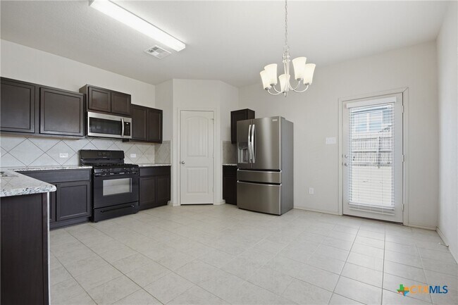 Building Photo - 131 Lake Gln