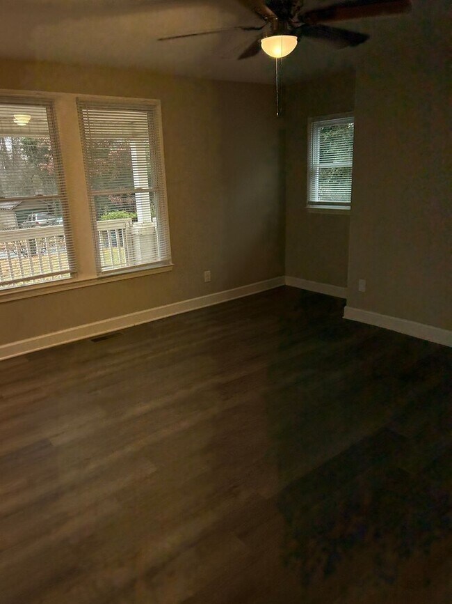 Building Photo - 416 Ross St