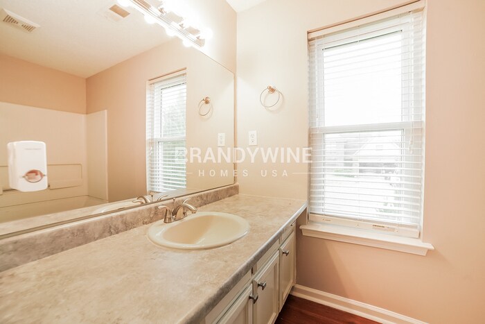 Building Photo - 6490 Saddleback Cir