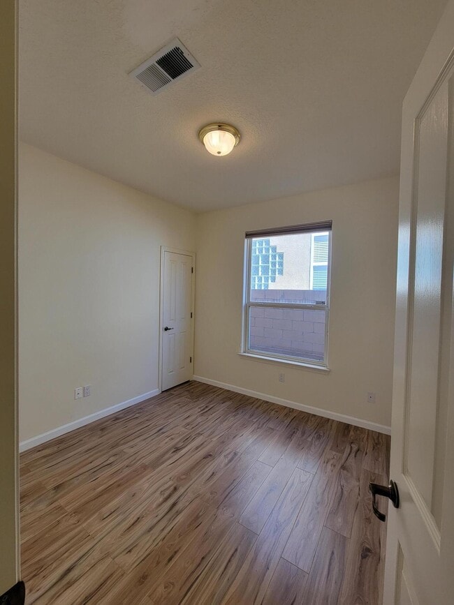 Building Photo - 6323 Goldfield Pl NE