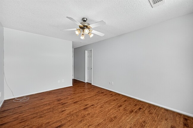 Building Photo - 2942 Blue Dawn Dr