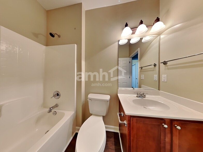 Building Photo - 2993 Nantuckett Ave