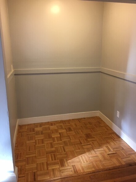 Building Photo - 64 Endicott St