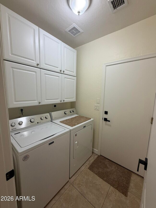 Building Photo - 7464 E Odessa Cir