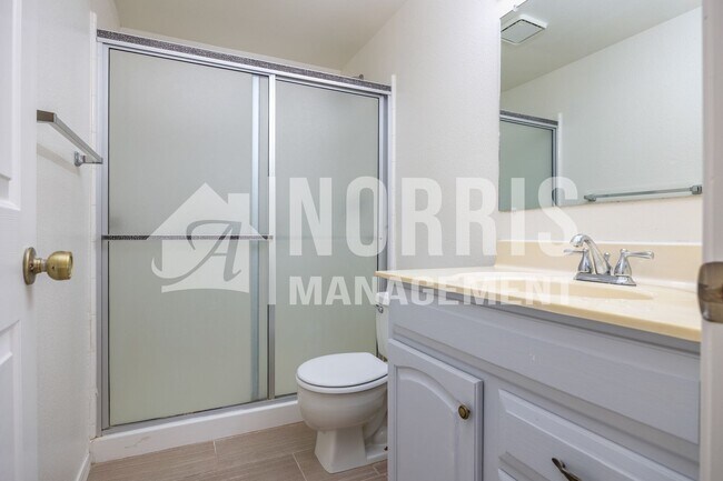 Building Photo - Cozy Home with No HOA and a Large NO Maintenance Backyard