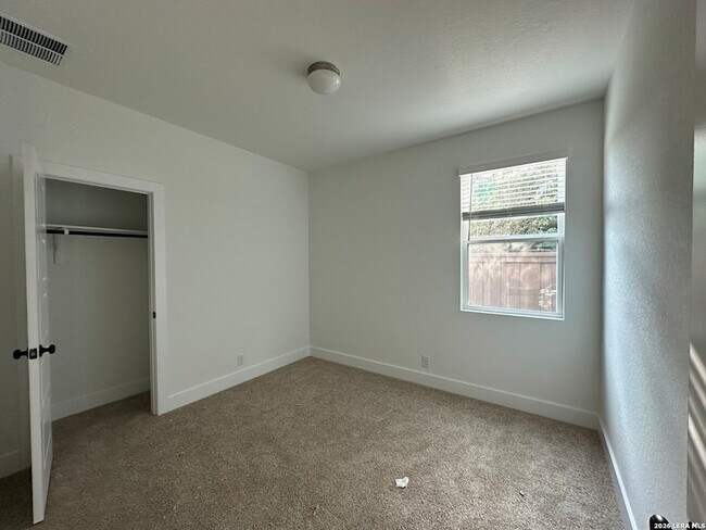 Building Photo - 20675 Huebner Rd
