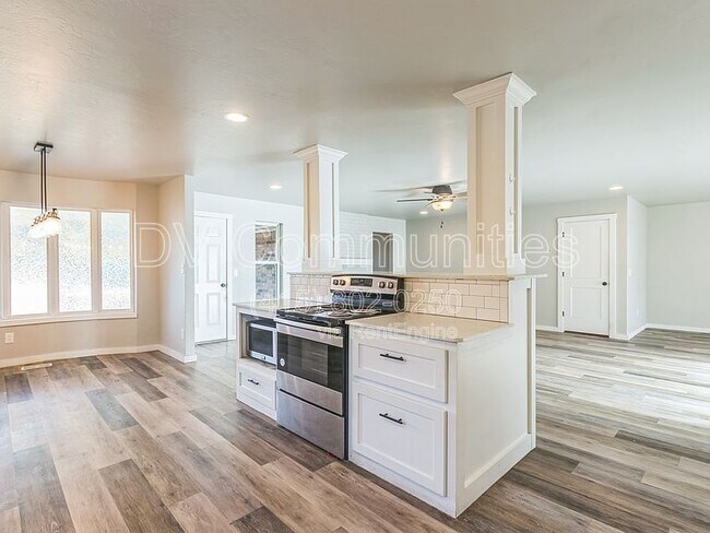 Building Photo - 3408 Oak Grove Dr