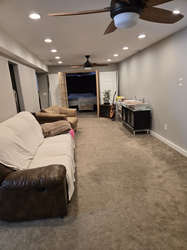 Building Photo - 1343 S Cora Ave