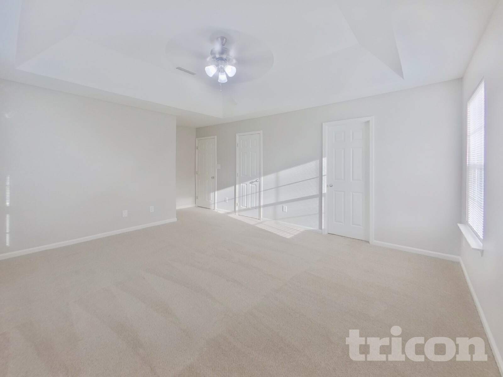 Building Photo - 2092 Roscommon Dr