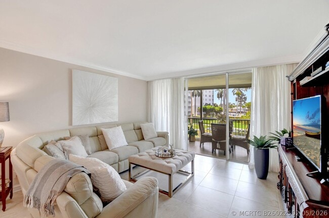 Building Photo - 3224 S Ocean Blvd