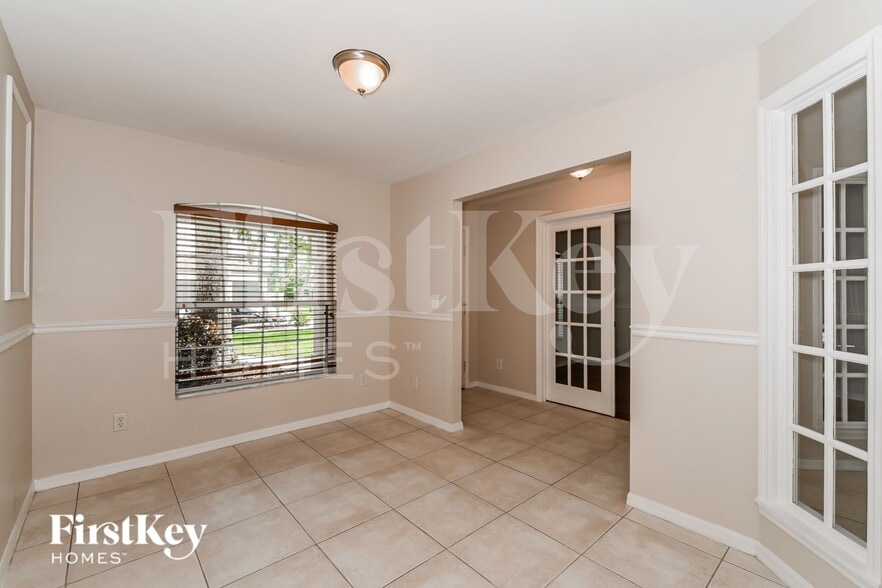 Building Photo - 2018 SW 31st Terrace
