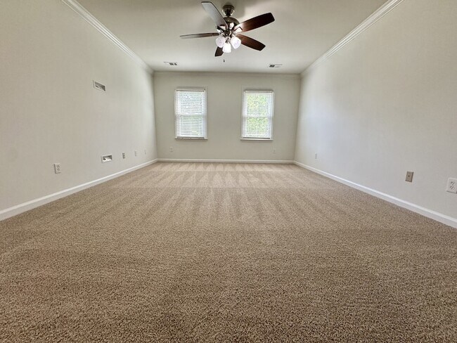 Building Photo - 1370 Buckingham Cir
