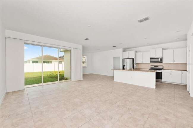 Building Photo - 6175 SW 74th Ct