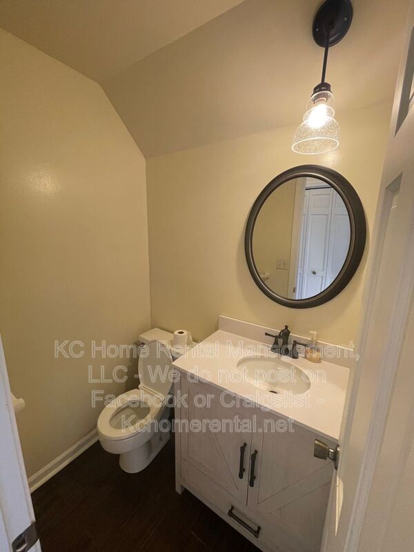 Building Photo - 209 Woodbridge Ln