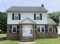 Building Photo - 503 Pine Rock Ave