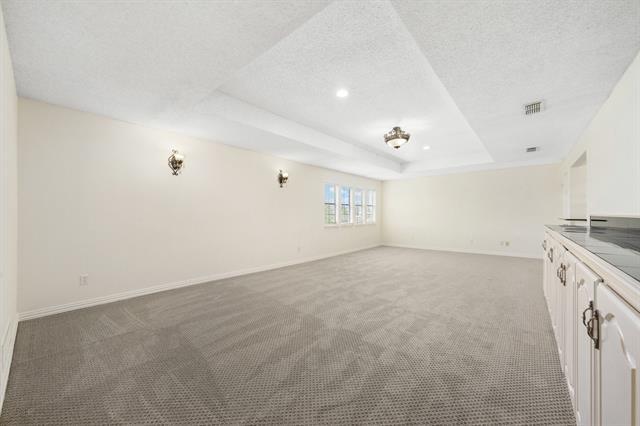 Building Photo - 915 W Pleasant Run Rd