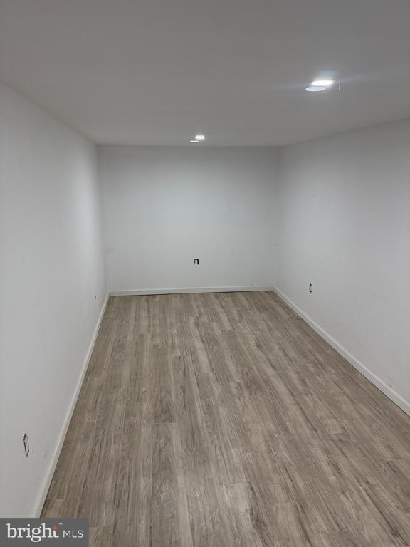 Building Photo - 5421 Beaumont Ave