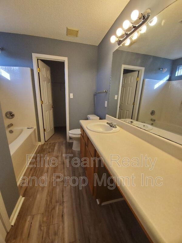 Building Photo - 10623 Campion Ct