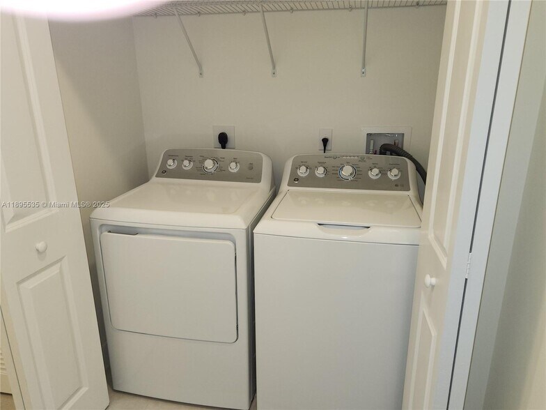 Building Photo - 8040 NW 42nd St