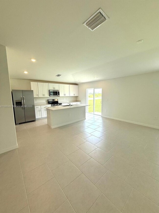 Building Photo - 17561 Paradiso Wy