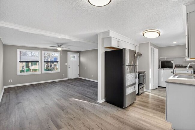 Building Photo - 47499 South Hampton Dr