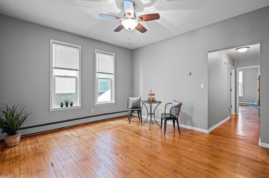 Living Room - 1609 4th St NE