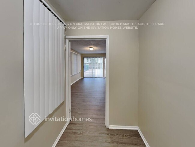Building Photo - 2608 SW 34th Ave