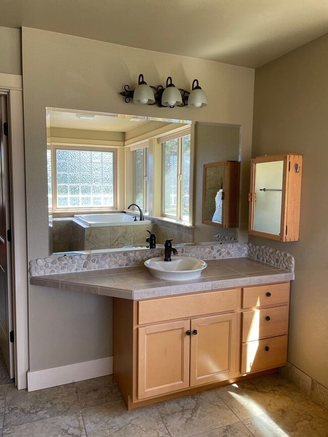 Building Photo - Deschutes Riverfront Home in Tumalo | 3 Bed + Office | Landscaping Included