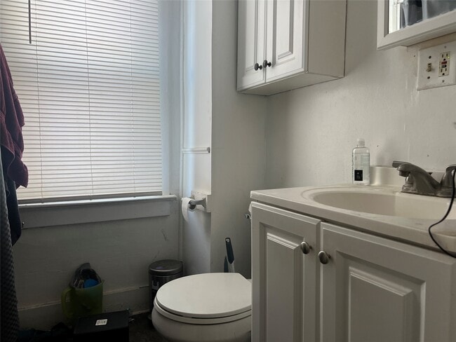 Building Photo - 223 Hudson St